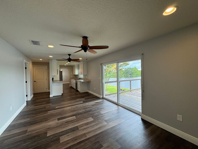 Primary Photo - 2937 Fountainhead Blvd