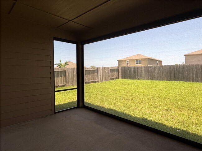 Building Photo - 21102 Echo Manor Dr