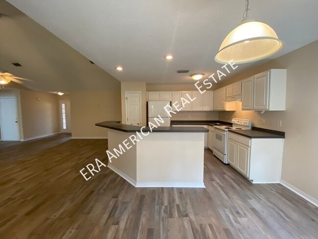 Building Photo - 6909 Leisure St