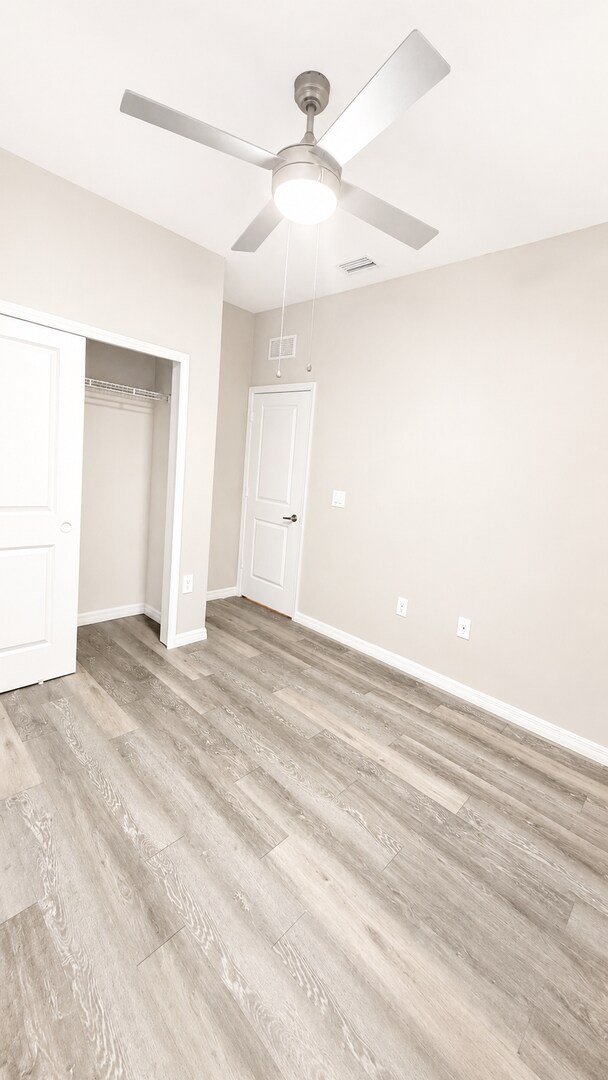 Building Photo - Hidden Gem! Beautiful 3/2 Duplex