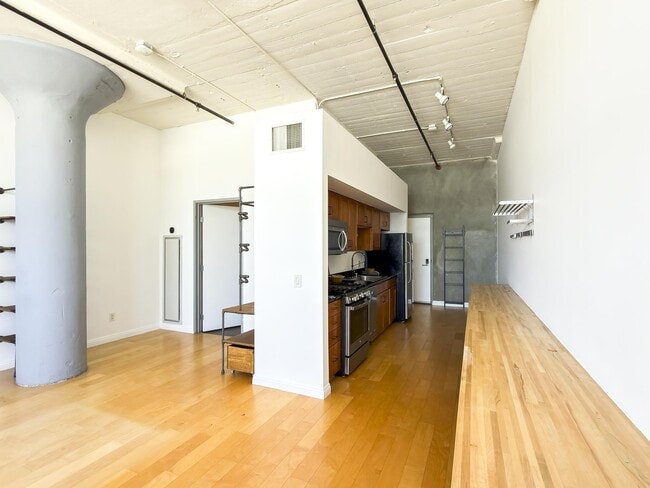 Building Photo - 420 San Pedro St