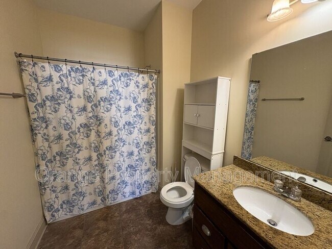 Building Photo - 203 Kelly Rd