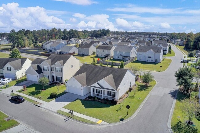 Building Photo - 160 Mayfield Dr