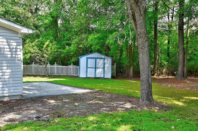 Building Photo - FOR RENT - Chesapeake in Bryant Farms / De...