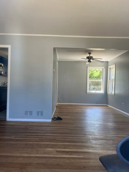 Building Photo - 146 Walton Ave