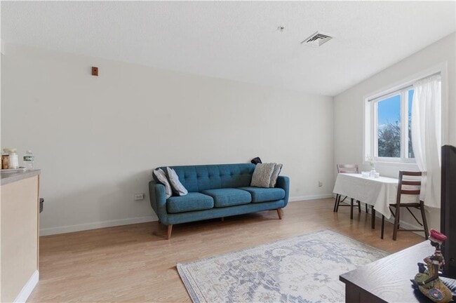 Building Photo - 31 Devereux Ave