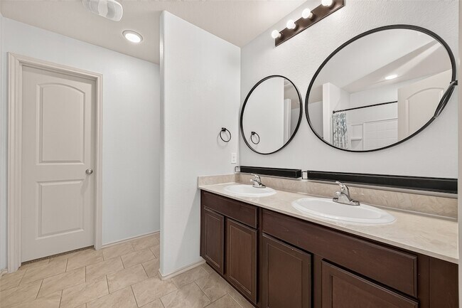 Building Photo - 23718 Water Hickory Dr