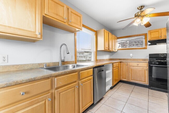 Building Photo - 12 Wilmington Ave