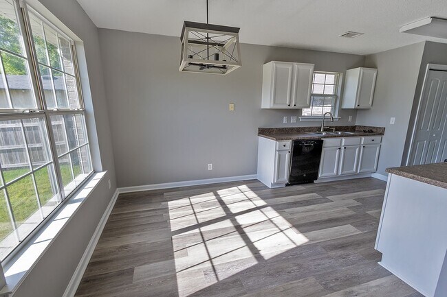 Building Photo - 364 McDonald Dr