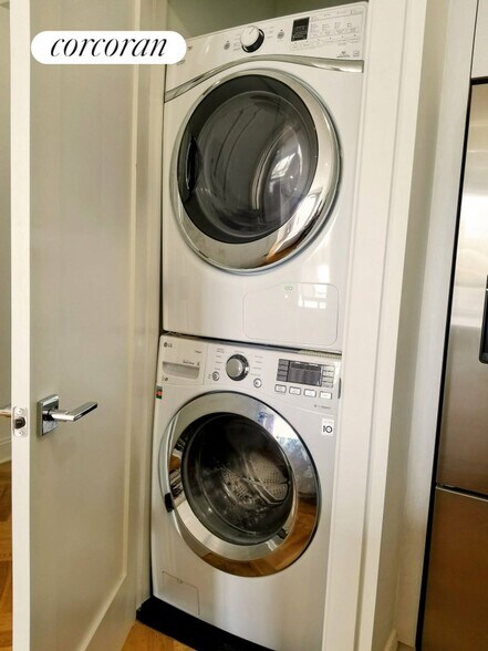 Building Photo - 737 Bergen St