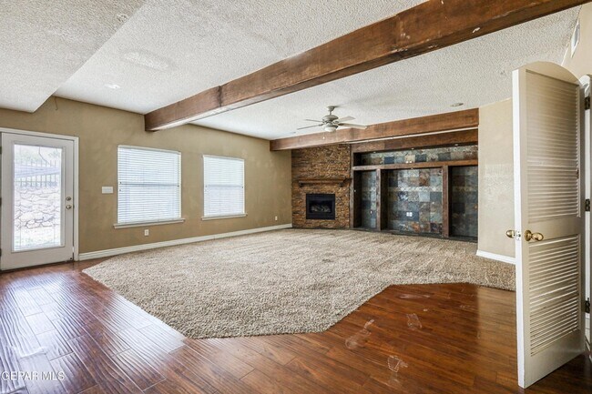 Building Photo - 4733 R L Shoemaker Dr