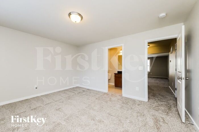 Building Photo - 3747 Littlebrook Dr