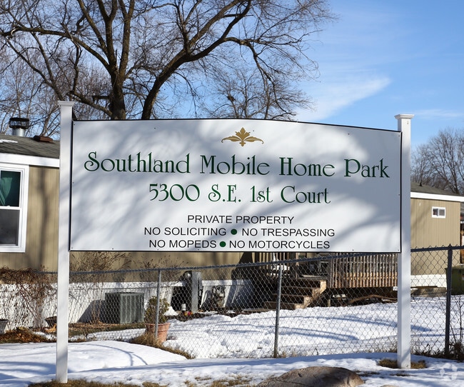 Building Photo - Southland Mobile Home Pak