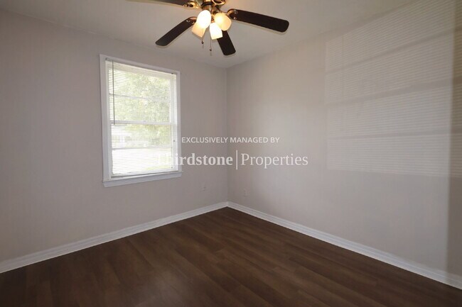 Building Photo - 789 Gardenia Ln