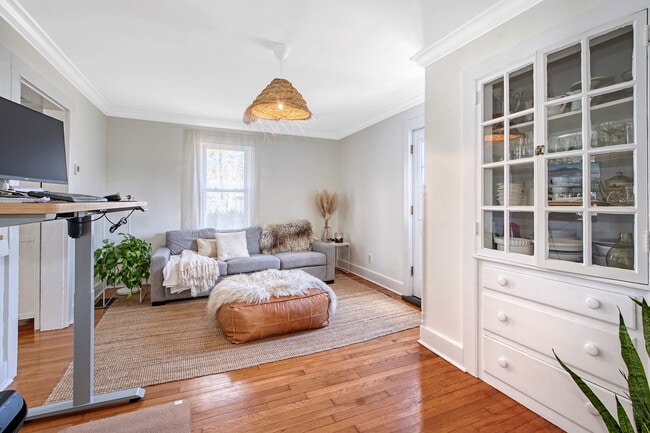 Family Room/or Dining Room - 38 Ferry Ln E