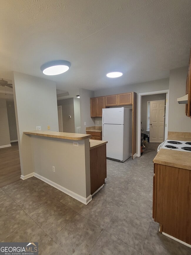 Building Photo - 112 Sundown Dr