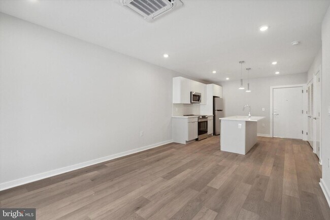 Building Photo - 3449 Scotts Ln