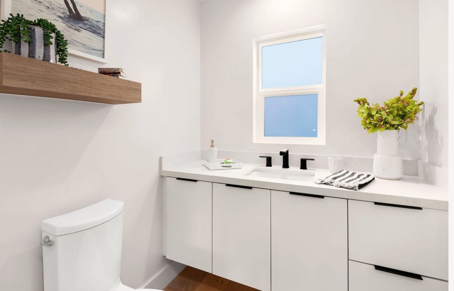 Building Photo - 1358 N Fairfax Ave