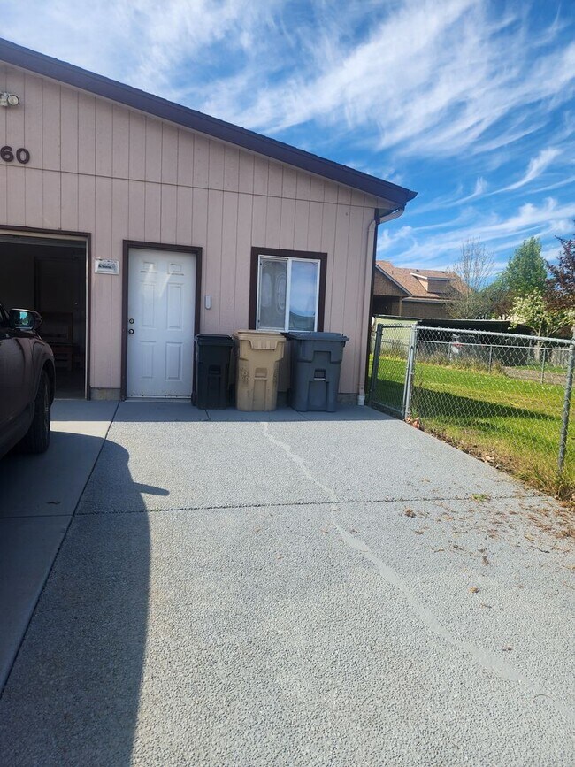 Building Photo - ? Newly Remodeled 3 Bedroom, 2 Bath Home in Monroe, Oregon ?