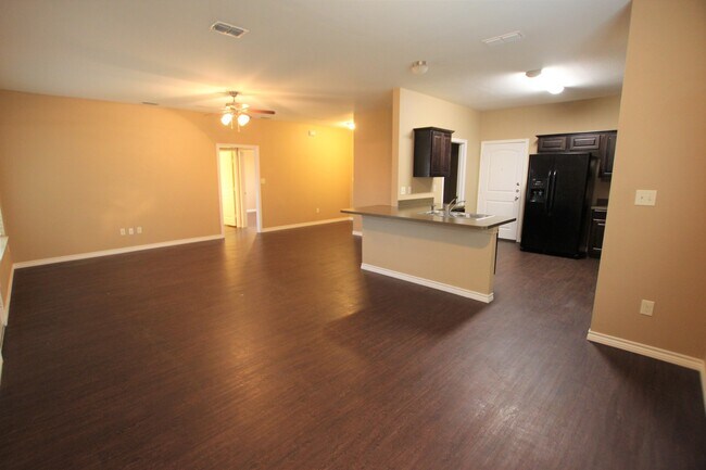 Building Photo - 19401 King Ranch Dr
