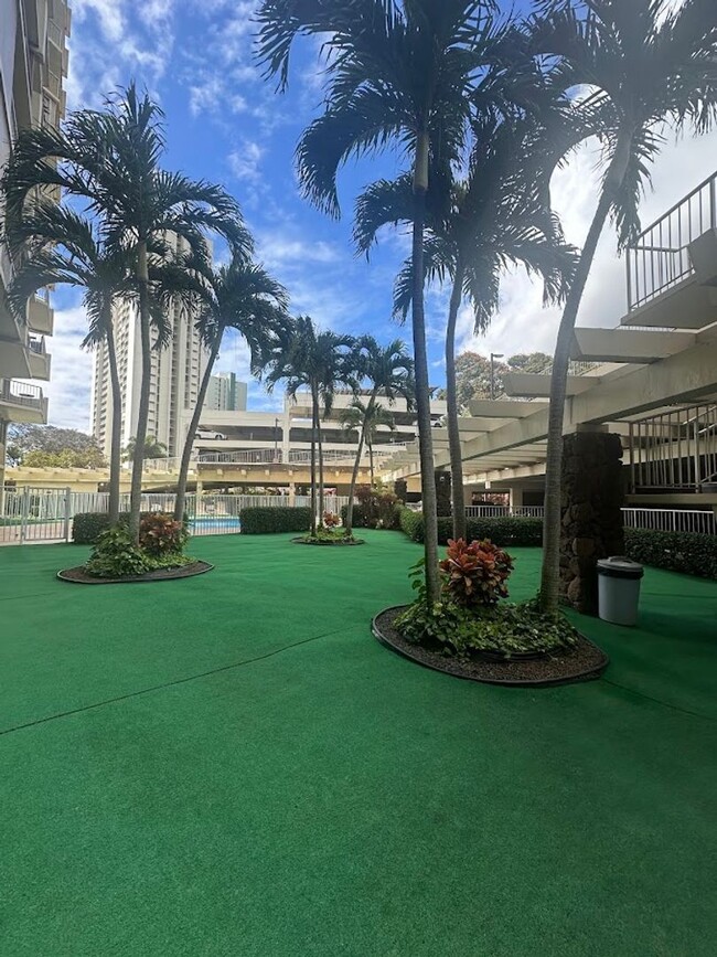 Building Photo - Highlander (AIEA) condominium 1 bed, 1 bat...