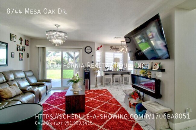 Building Photo - 8744 Mesa Oak Dr