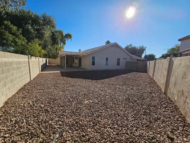 Building Photo - 406 E Century Ave