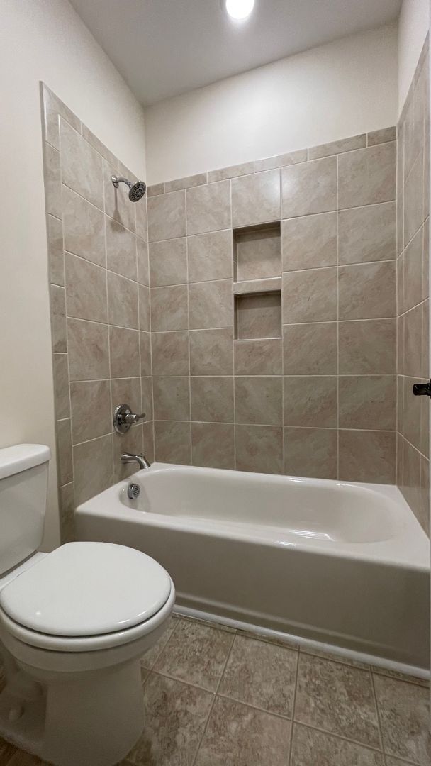 Building Photo - Beautiful home featuring 4 Bedrooms, 3 Full Baths, Flex Space/Office located in the highly sought...