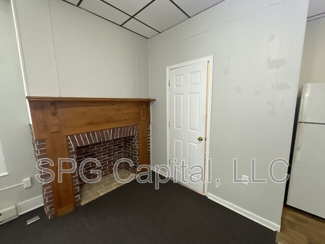 Building Photo - 7402 Lincoln Way W