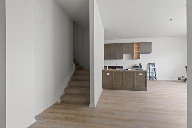 Building Photo - 3 bedroom in Chicago IL 60618