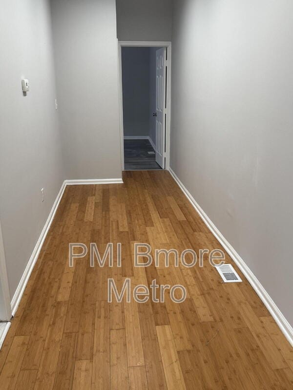 Building Photo - 2643 E Madison St