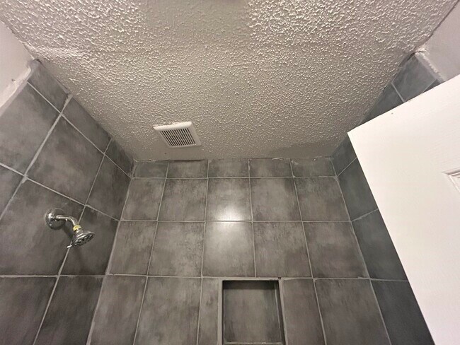 Building Photo - 2926 Mimosa Ave