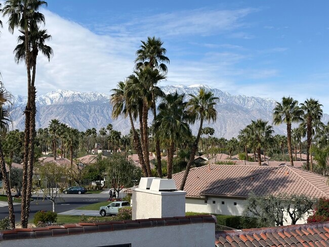 Building Photo - 462 Sunningdale Dr