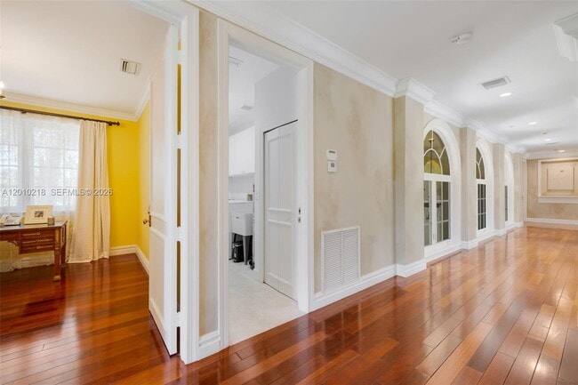 Building Photo - 6905 SW 75th Ave