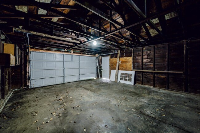 Building Photo - 9716 Jacobi Ave