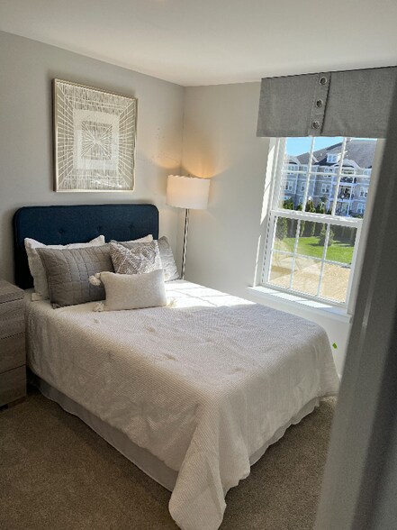 Building Photo - 28 Bay Breeze Dr