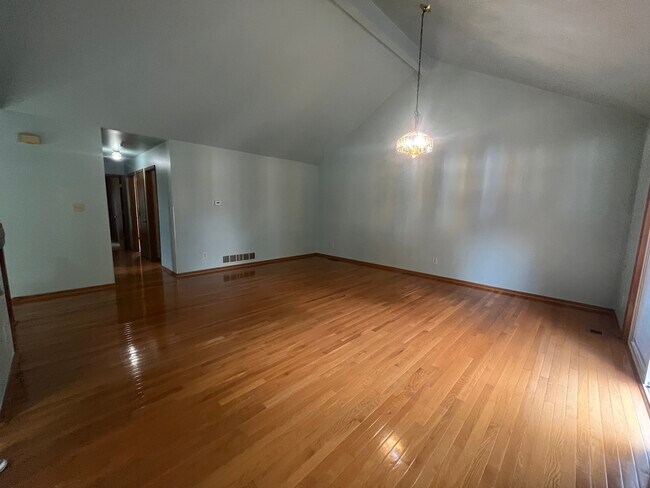 Building Photo - 965 Amberwood Pl