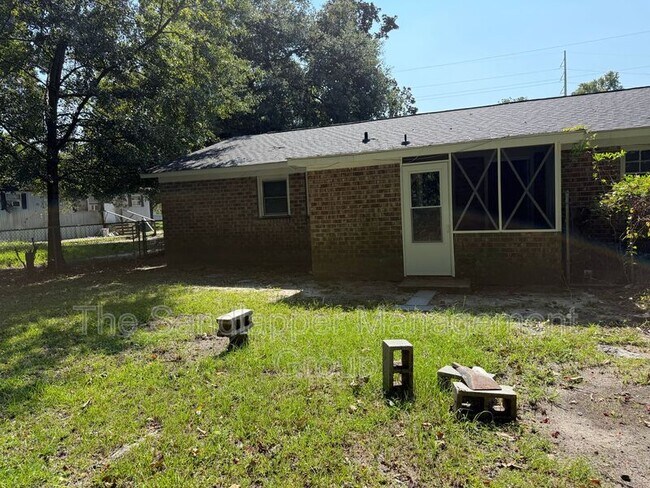 Building Photo - 2214 Van Buren Ave