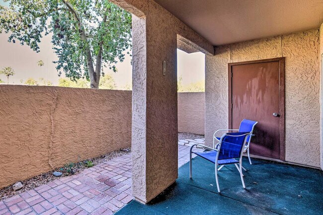 Building Photo - 602 N May