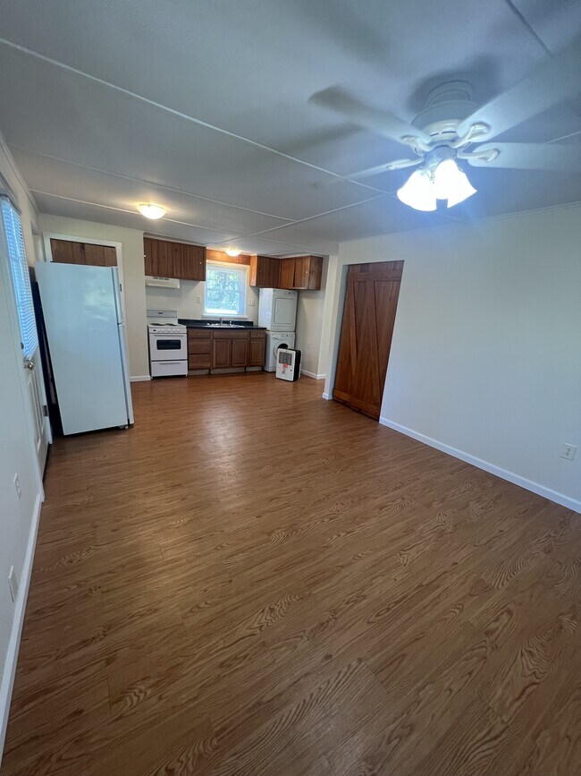 Building Photo - 1232 Park Rd