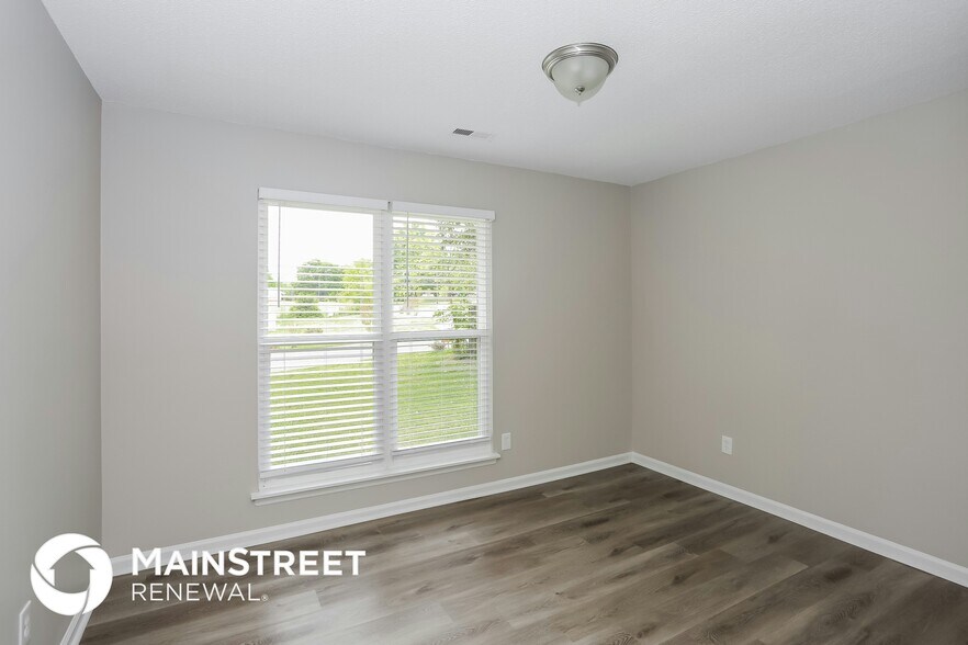 Building Photo - 6740 Rocklake Dr
