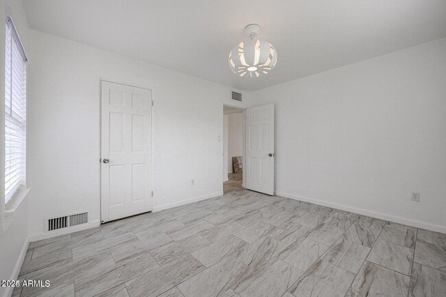 Building Photo - 2314 E Osborn Rd