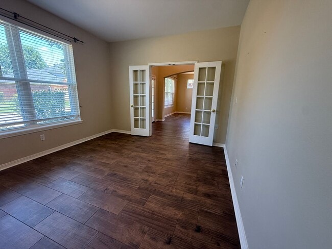 Building Photo - 139 Hallette Dr