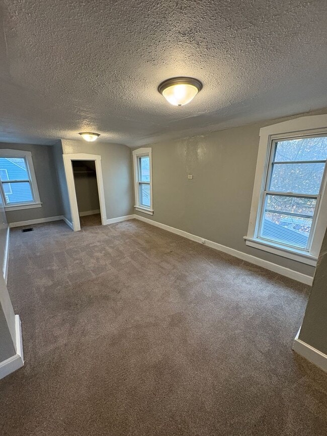 Building Photo - 2 Bed House for Rent! **NO APPLICATION FEES**