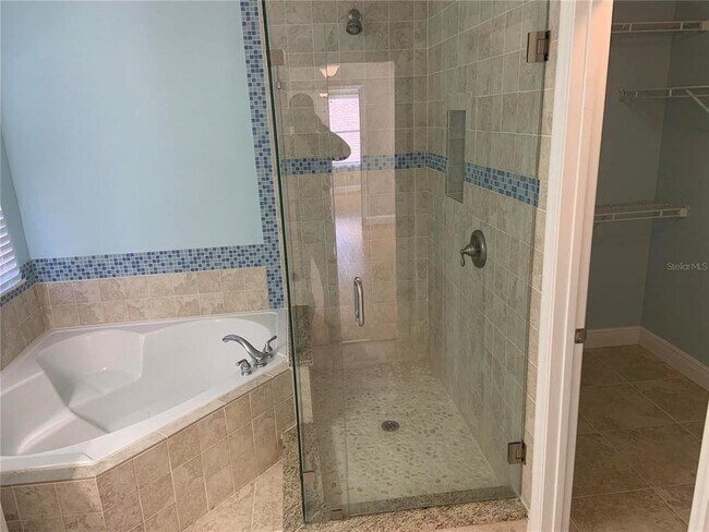 Building Photo - 4527 Riverton Dr