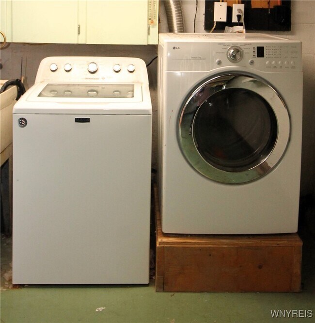 Building Photo - 8709 Nottingham Terrace