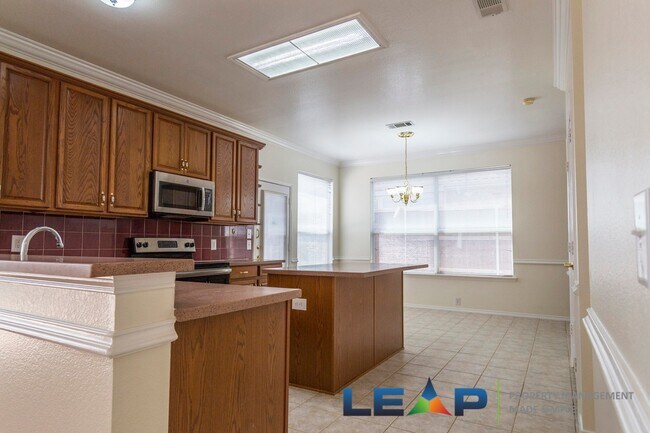 Building Photo - Beautiful home in Hurst-Euless-Bedford ISD