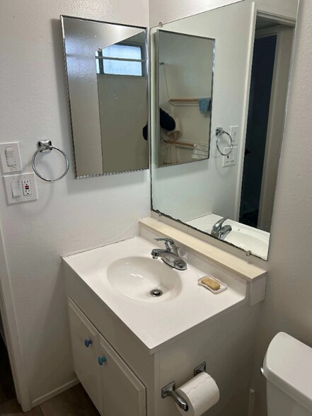 Building Photo - 3241 Calle Osuna