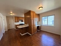 Building Photo - 3 Bed and 3 Bath Home Located Off of Forest Ave