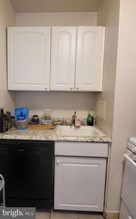 Building Photo - 210 Locust St